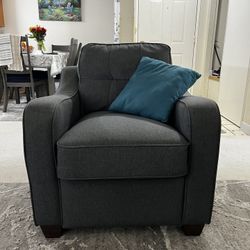 Comfortable Sofa Couch in Excellent Condition for Sale