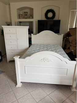 Bedroom set