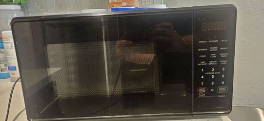 Black Countertop Microwave Oven