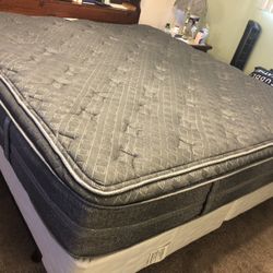 King Size Mattress , Frame & Box Spring For Sale