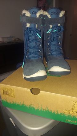 plae boots