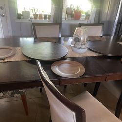 Dinning Table with 6 Chairs 