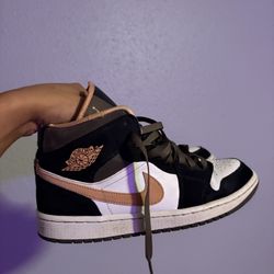 Jordan 1 Mid