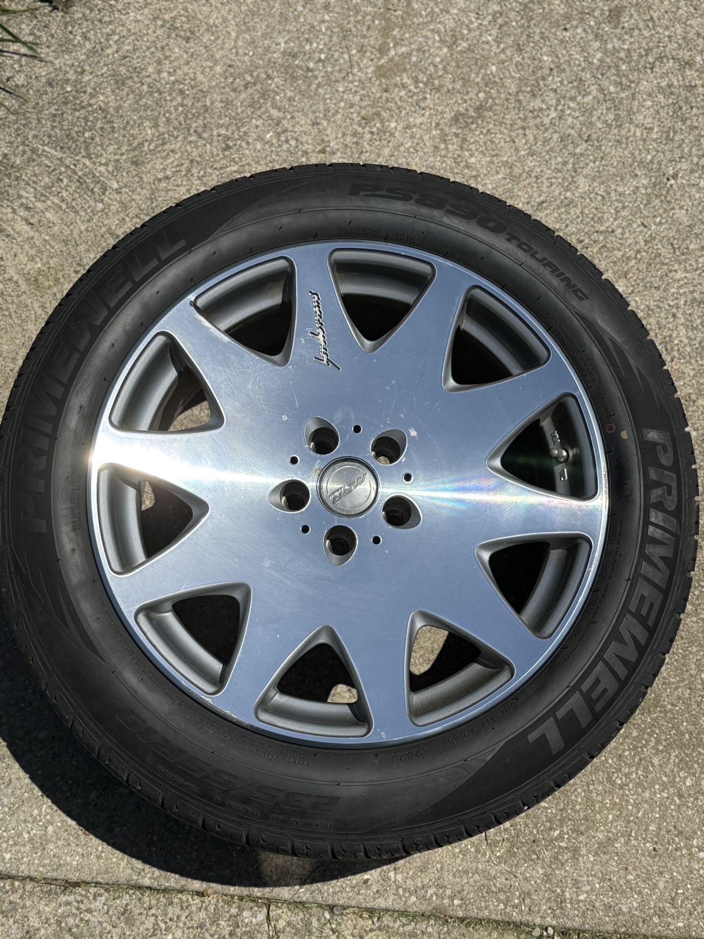 19in MRR HR3 Rims with Primewell Tires