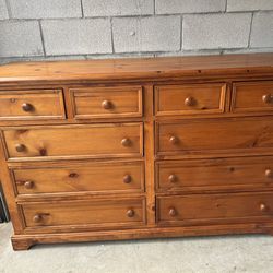 Dresser With Two Matching Nightstands
