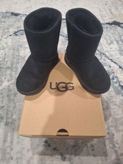 3 pairs of toddler shoes, Ugg, Veja & Vans. Sold as a lot.