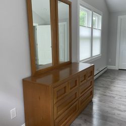 Thomasville Natural Oak Bedroom Set