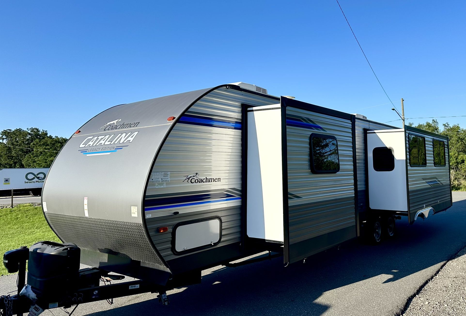 2020 Coachman Catalina Legacy edition 35FT