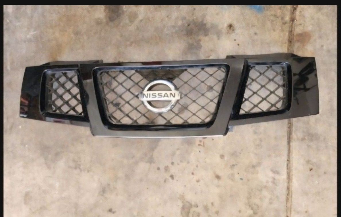 2008 - 2015 Original Nissan Armada Front Grill.