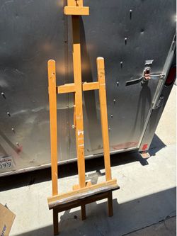 Wooden art easel