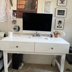 Custom Made Desk- Huge Drawer Space 