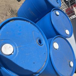 55 Gallon Plastic Drums Closed Top $20 Each