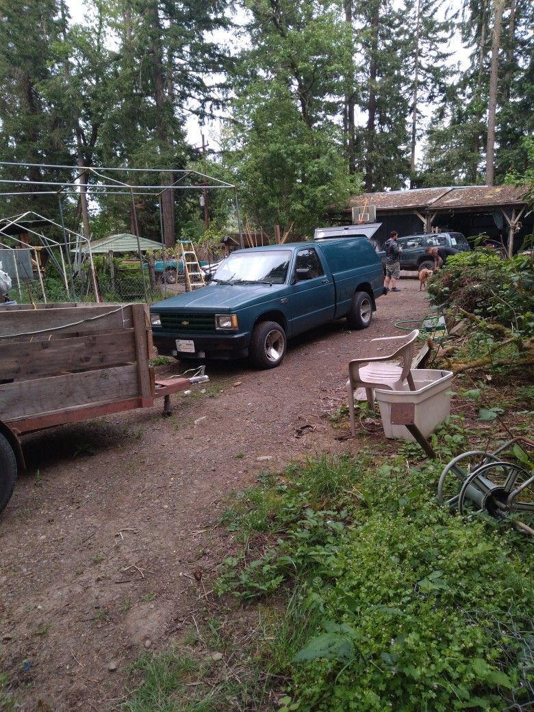 1988 CHEVY S10. 2.8 V6 New Fuel Pump New Fuel Filter New Alternator New Distributer Custem Wheels And Tires Glastop Matching Paint .New Fog Light