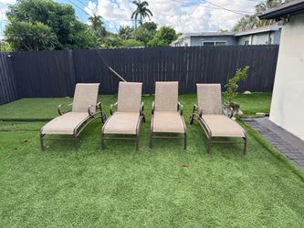 Outdoor lounge chairs