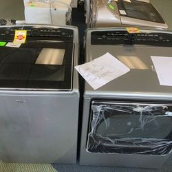 WHIRLPOOL WASHER DRYER SET O6