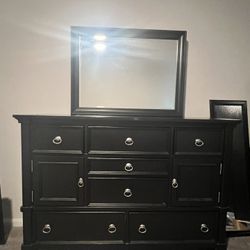 Ashley Dresser W Mirror 
