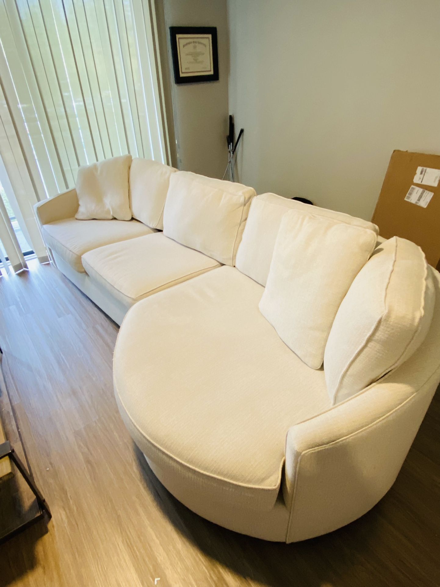 COUCH CUDDLER SECTIONAL  (6 Months Old) White 