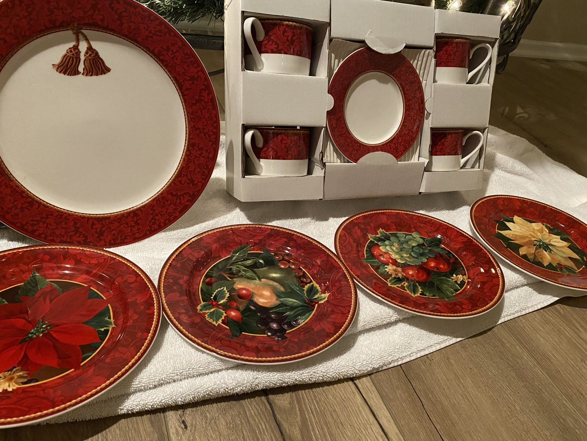 DISHES CHRISTMAS SET