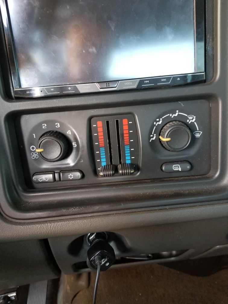 AC control panel /2007 Chevy Silverado 1500