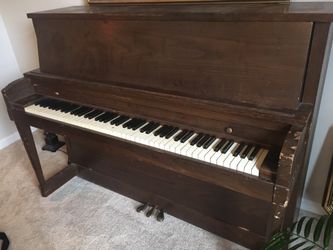 Baldwin Hamilton Upright Piano
