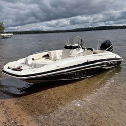 Tahoe 2155 CC Fresh Water Central Console Boat