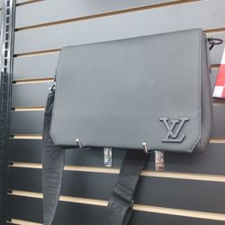 Louis Vuitton Messanger Bag 
