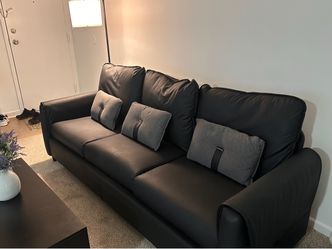 Modern Black 3-Seater Leatherette Sofa / Couch with Accent Pillows