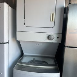 Whirlpool Thin Twin Washer Dryer. 24  Inch 
