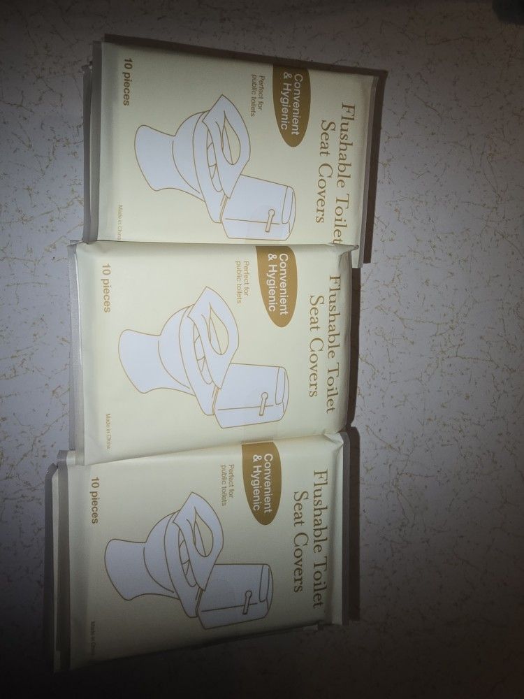 🆕️ ON THE GO FLUSHABLE TOILET SEAT COVERS.  26 PACKS, 10 A PACK. 260 TOTAL