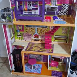 Doll House 