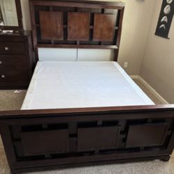 Ashley’s Furniture Set