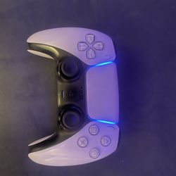 2 Ps5 Controllers 
