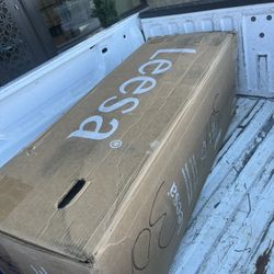 King Size Leesa Legend Hybrid New In The Box Mattress Only 