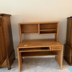 Solid Oak Desk-Nice! Removable Top Section
