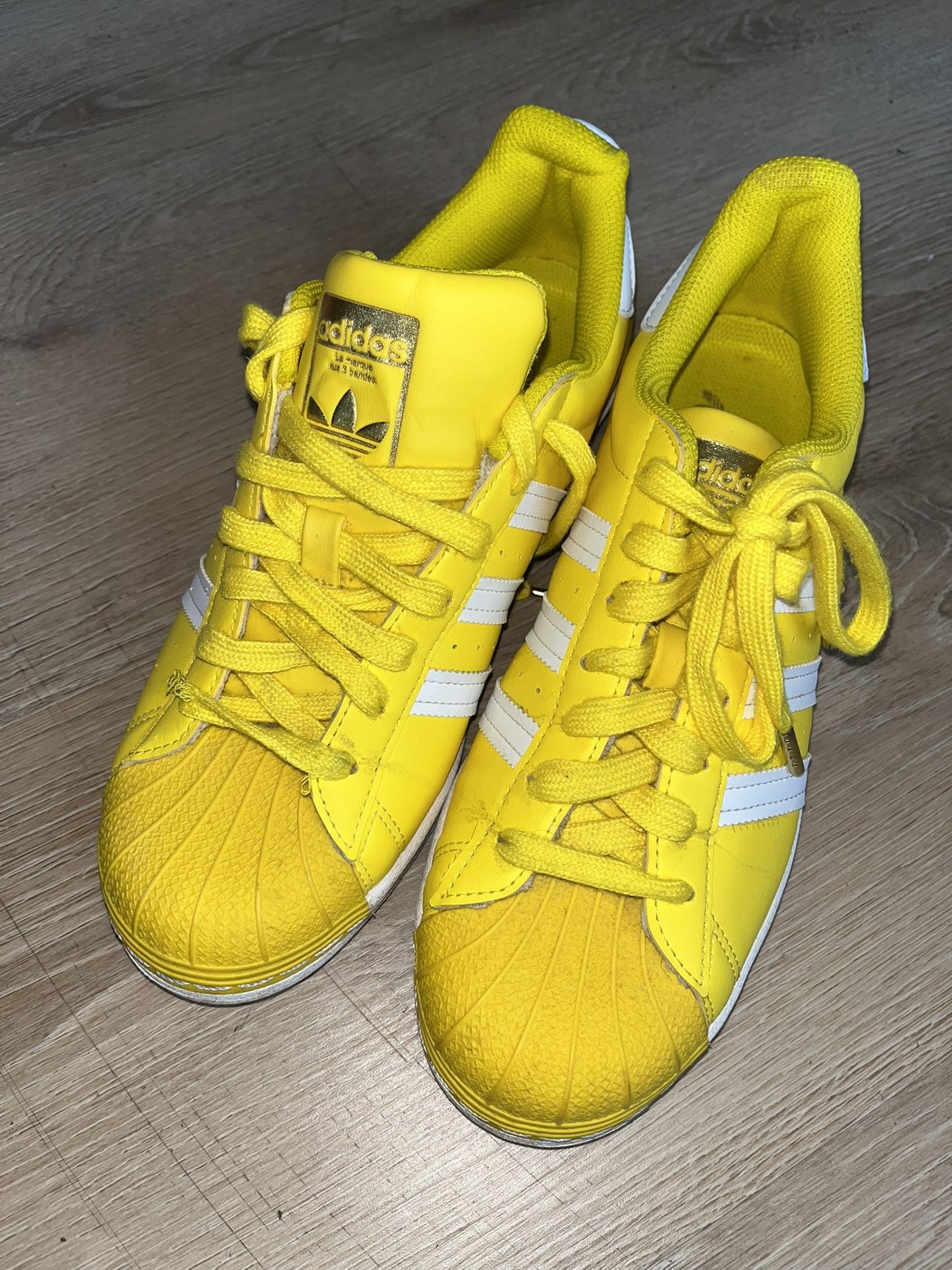 Yellow Adidas Size 8