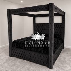 New Castle Canopy Beds