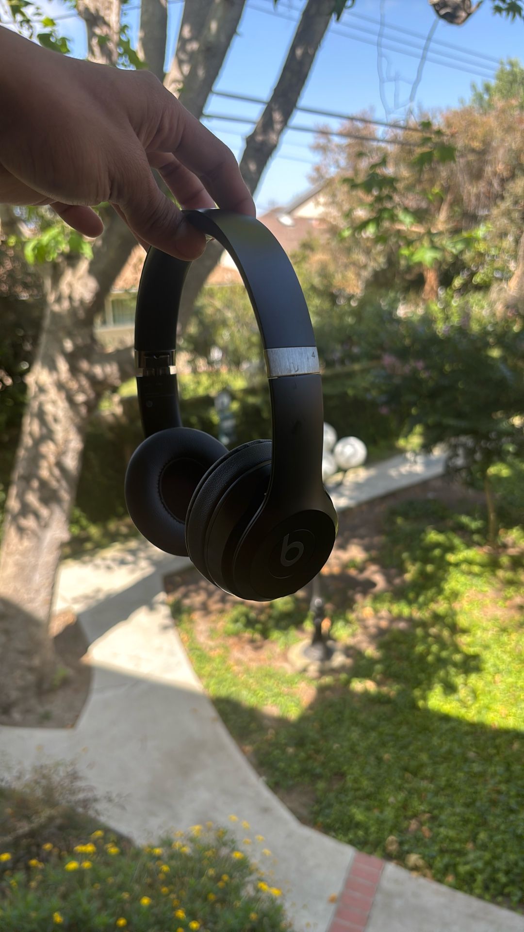 Beats Solo 4