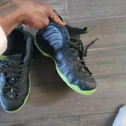 Nike Foam Posites Black Volt Size 11.5