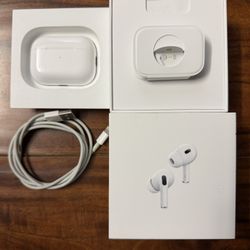 Apple AirPods Pro (2nd Gen) - Lighhtning Cable