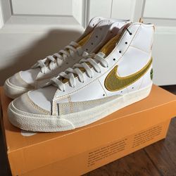Nike Blazer Mid 77 Vintage Raygun Size 9 DEADSTOCK