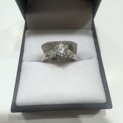 Platinum 5.5 Diamond Ring Size 7.5