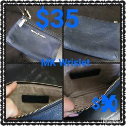 Michael kors wristlet