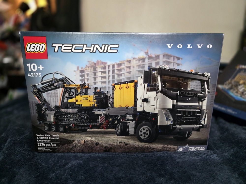 LEGO - 42175 - Technic - Volvo FMX Truck & EC230 Electric Excavator - NEW SEALED