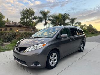 2012 Toyota Sienna