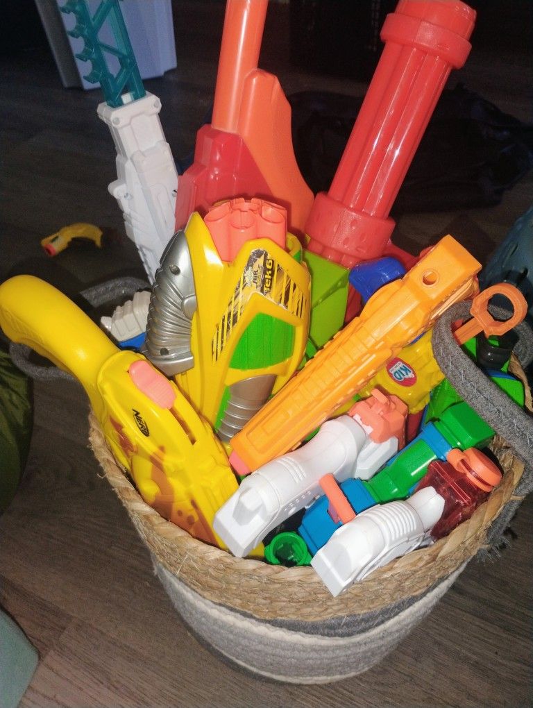 Assorted Nerf Toy Guns W Assorted Attachments 