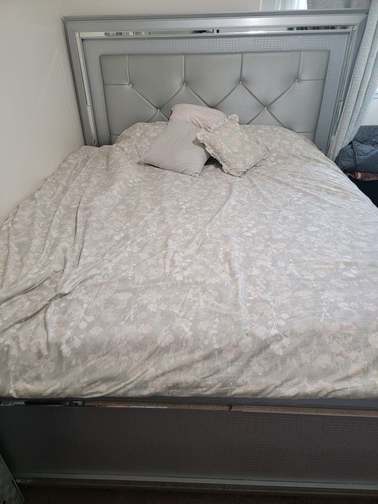 CA KING BED