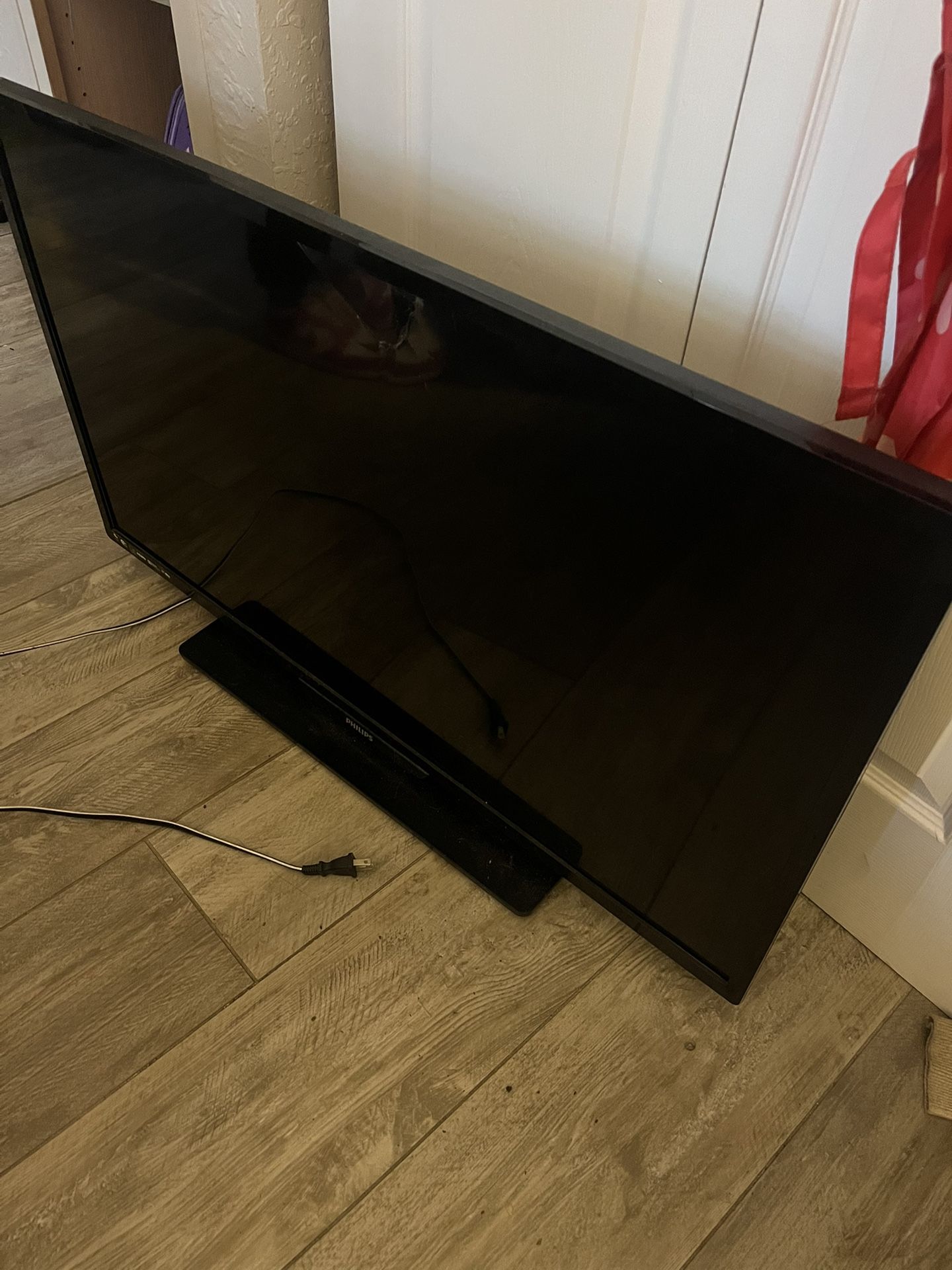 Philips 40 Inch With Remote
