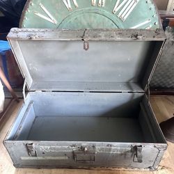Vintage 1930s Army Trunk 