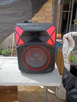 Bocina Pioneer