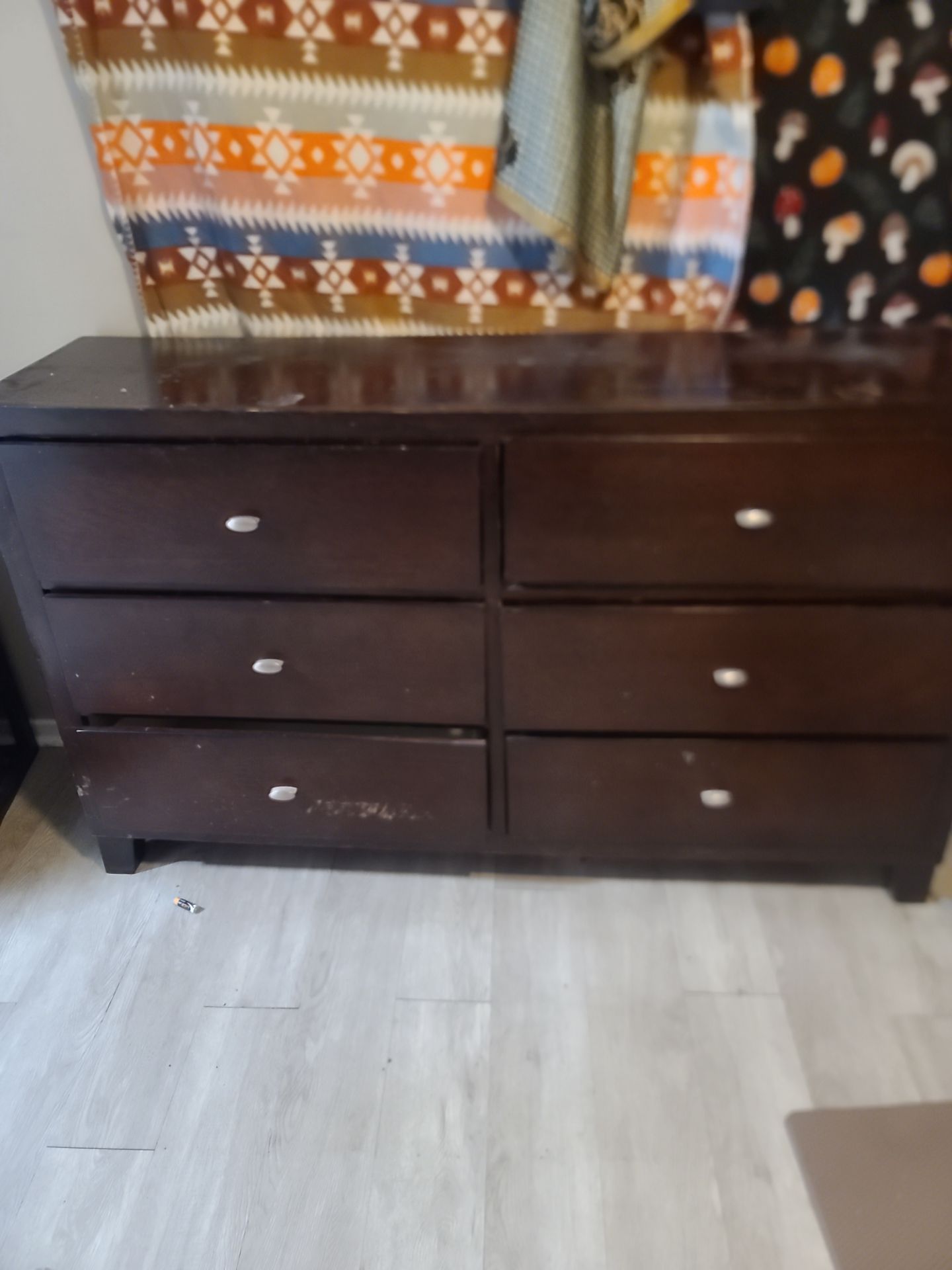 6 drawer wood dresser